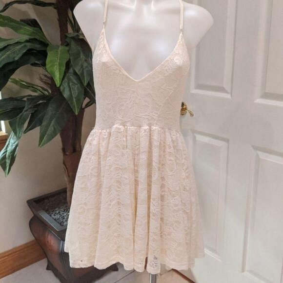 Sam Edelman Lace Romper Size Medium - Picture 3 of 10